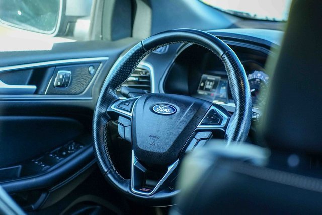 Used 2022 Ford Edge ST image 26