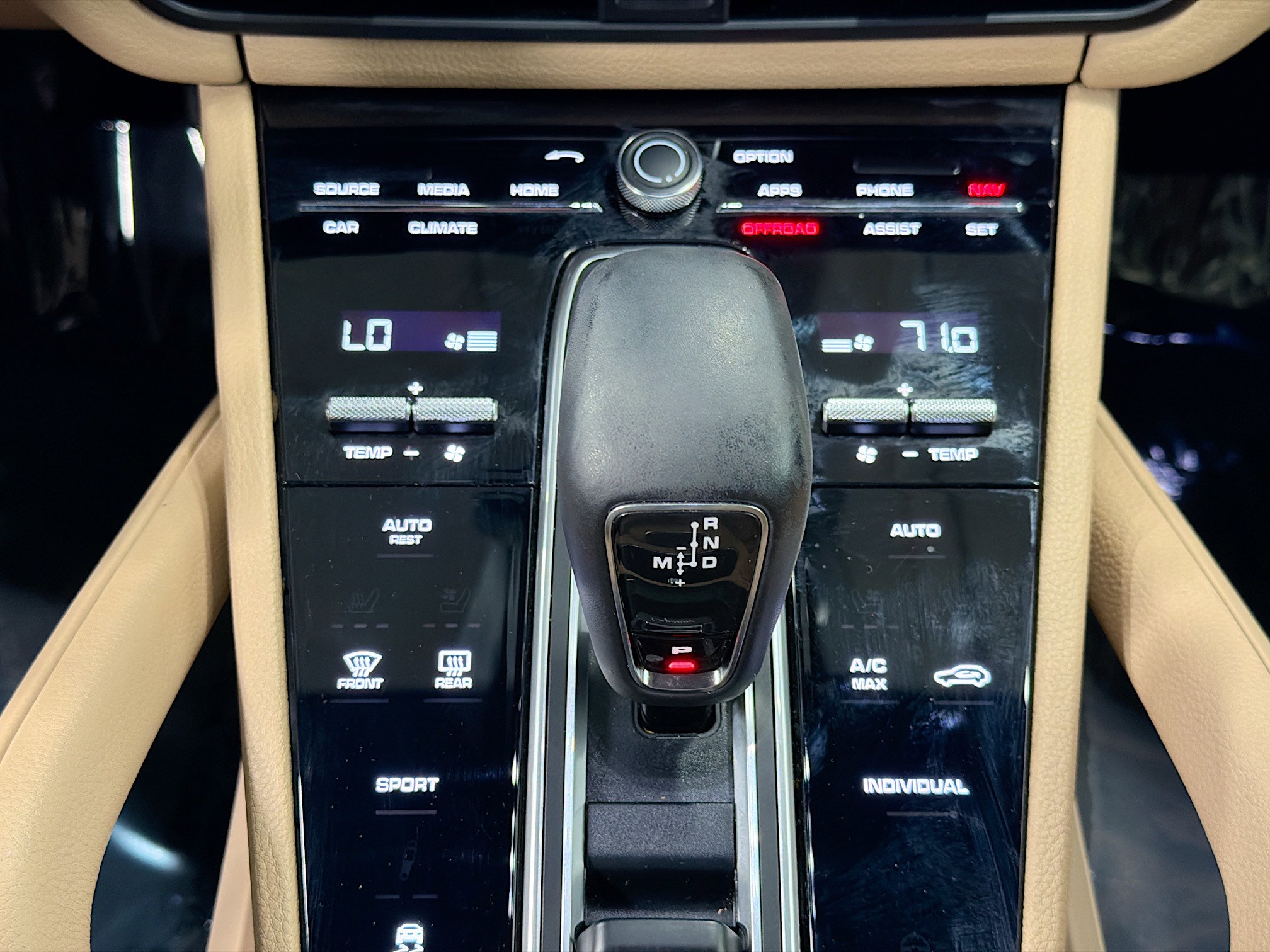 Certified 2023 Porsche Cayenne AWD/4WD image 34