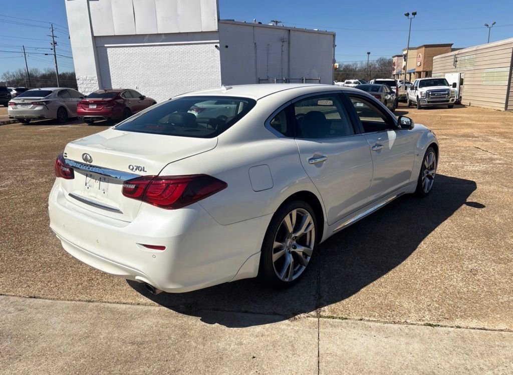 Used 2019 INFINITI Q70 L 5.6 w/ Sensory Package image 5