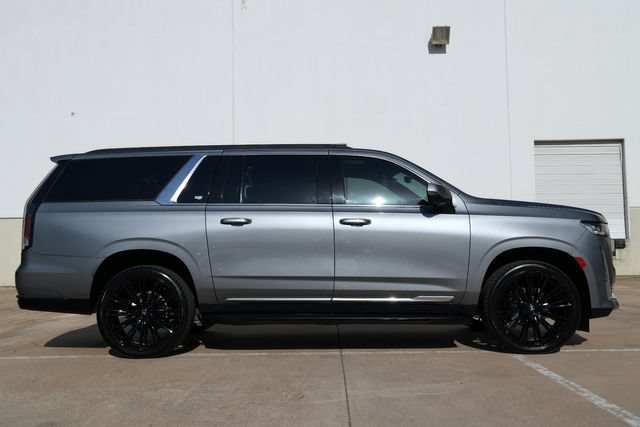 Used 2021 Cadillac Escalade ESV Premium Luxury w/ Performance Package AWD/4WD image 3