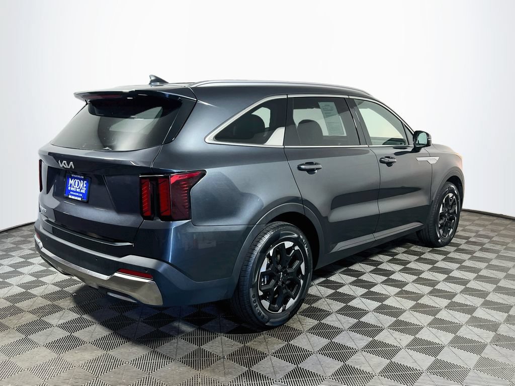 Used 2024 Kia Sorento S FWD image 7
