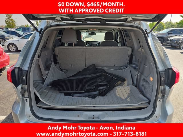 Used 2019 Toyota Highlander LE AWD/4WD image 12