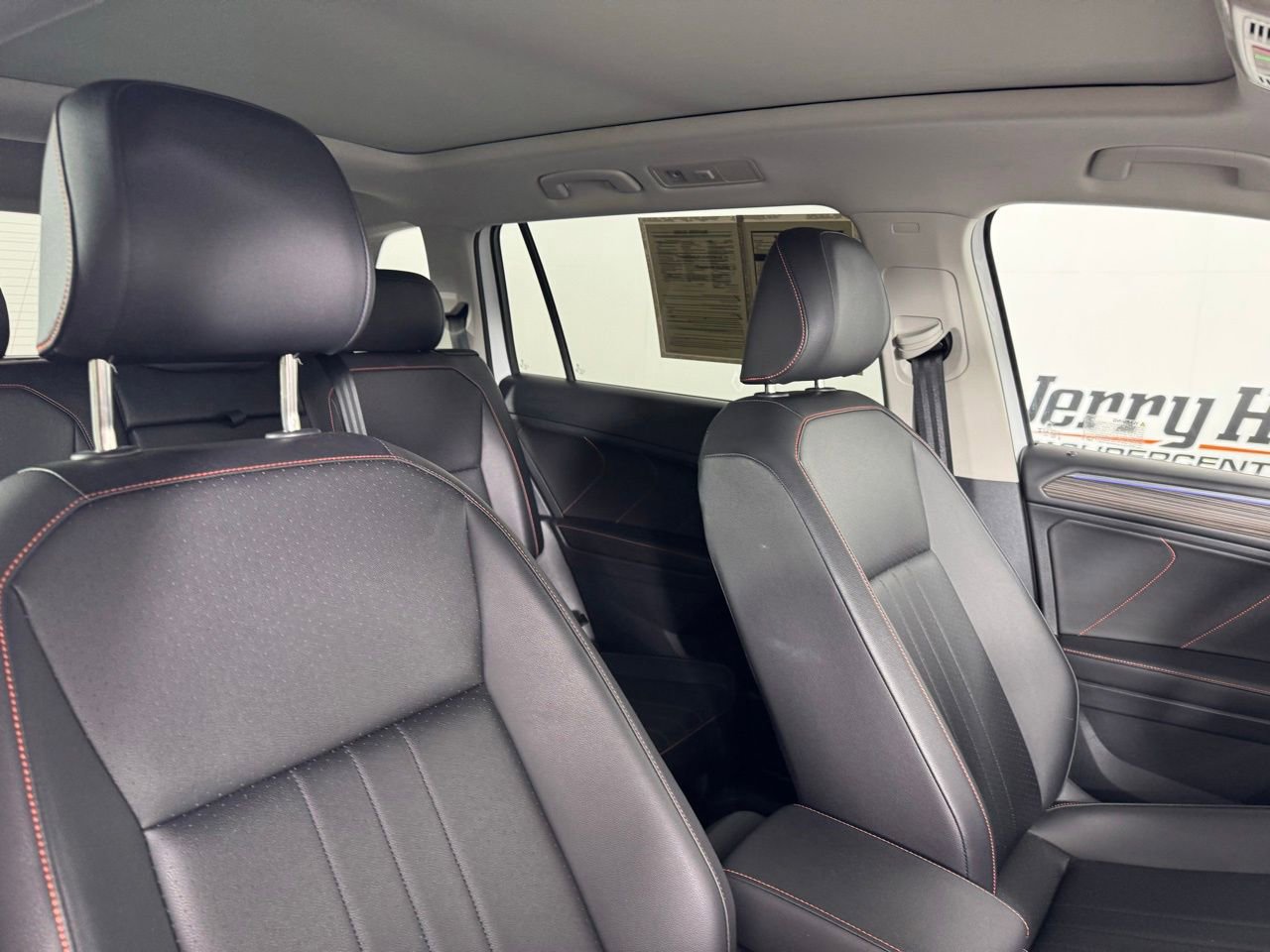 Used 2024 Volkswagen Tiguan Wolfsburg Edition image 30