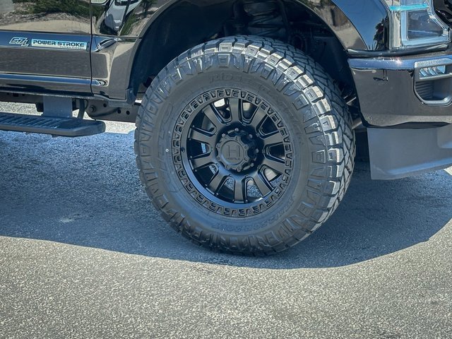 Used 2022 Ford F350 Lariat image 4