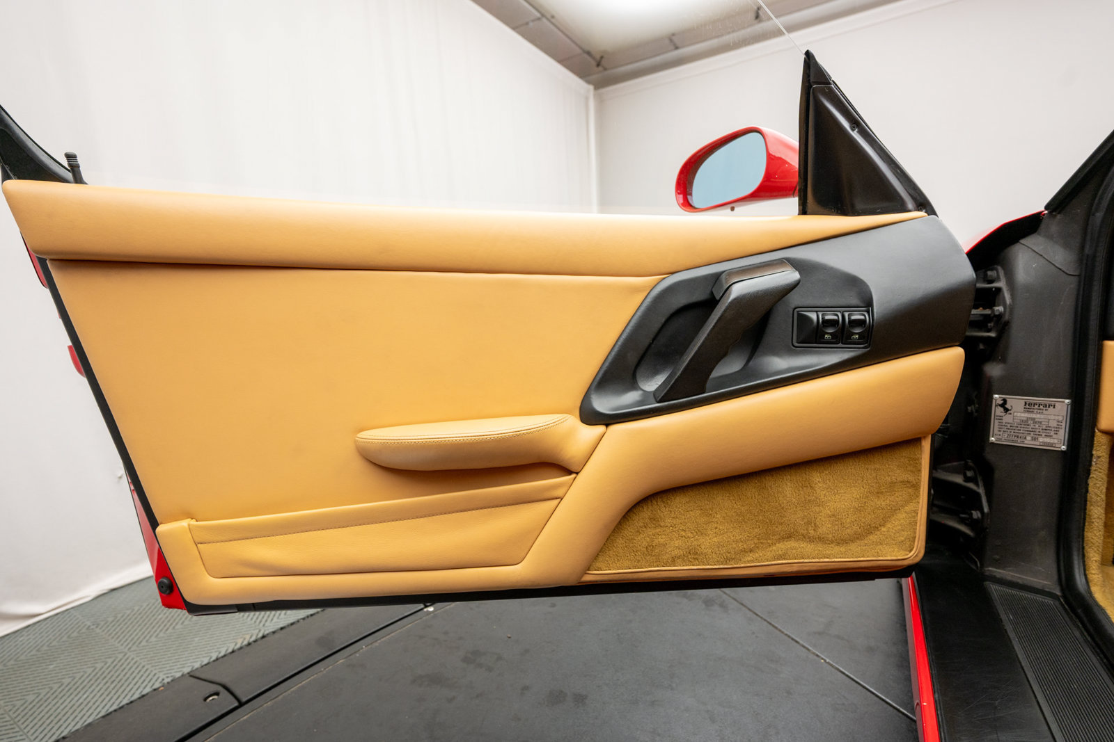 Used 1995 Ferrari F355 Berlinetta RWD image 45