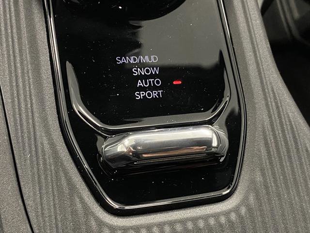 New 2026 Jeep Cherokee Overland w/ Trailer Tow Group image 22