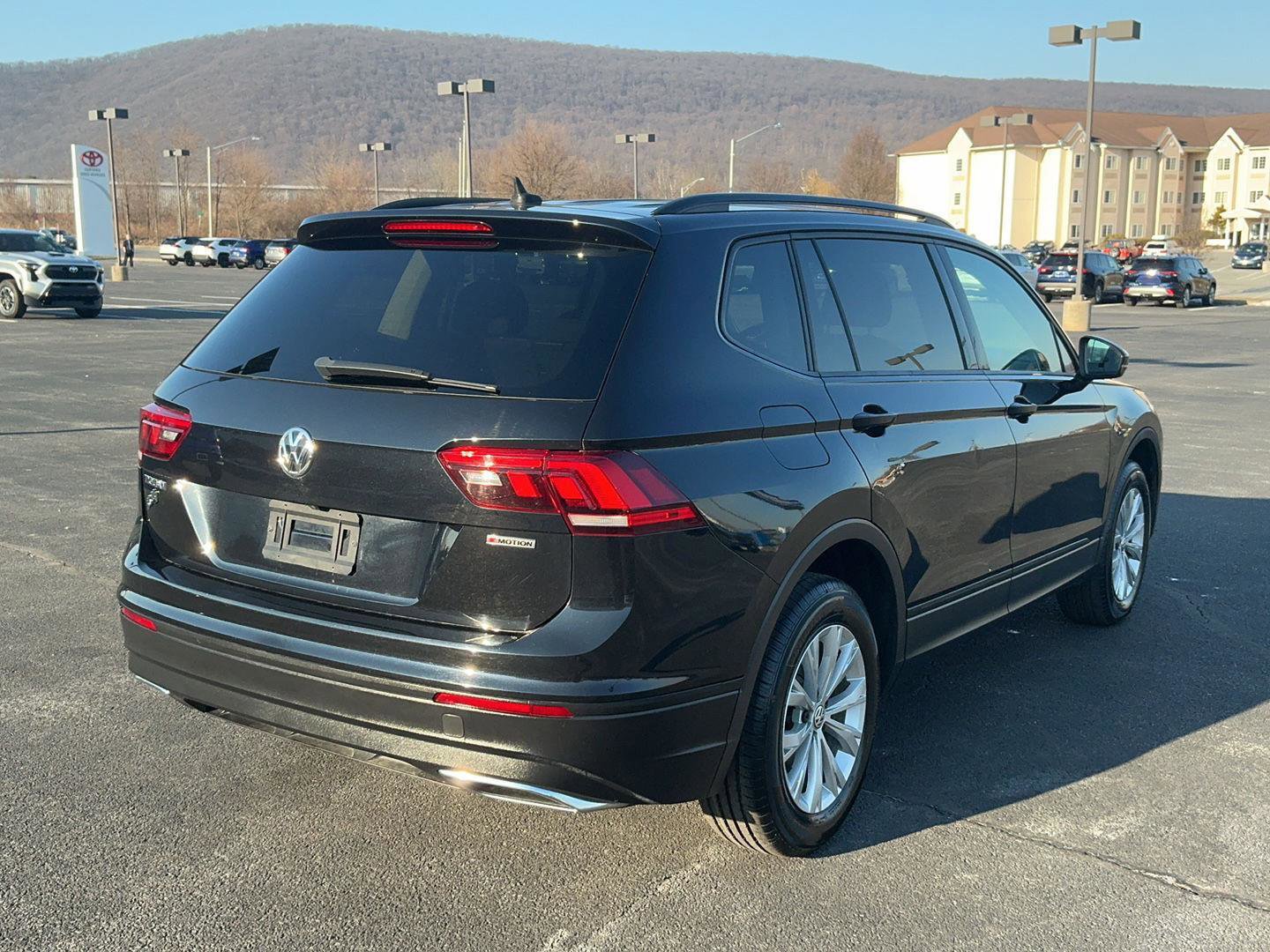Used 2020 Volkswagen Tiguan S image 7