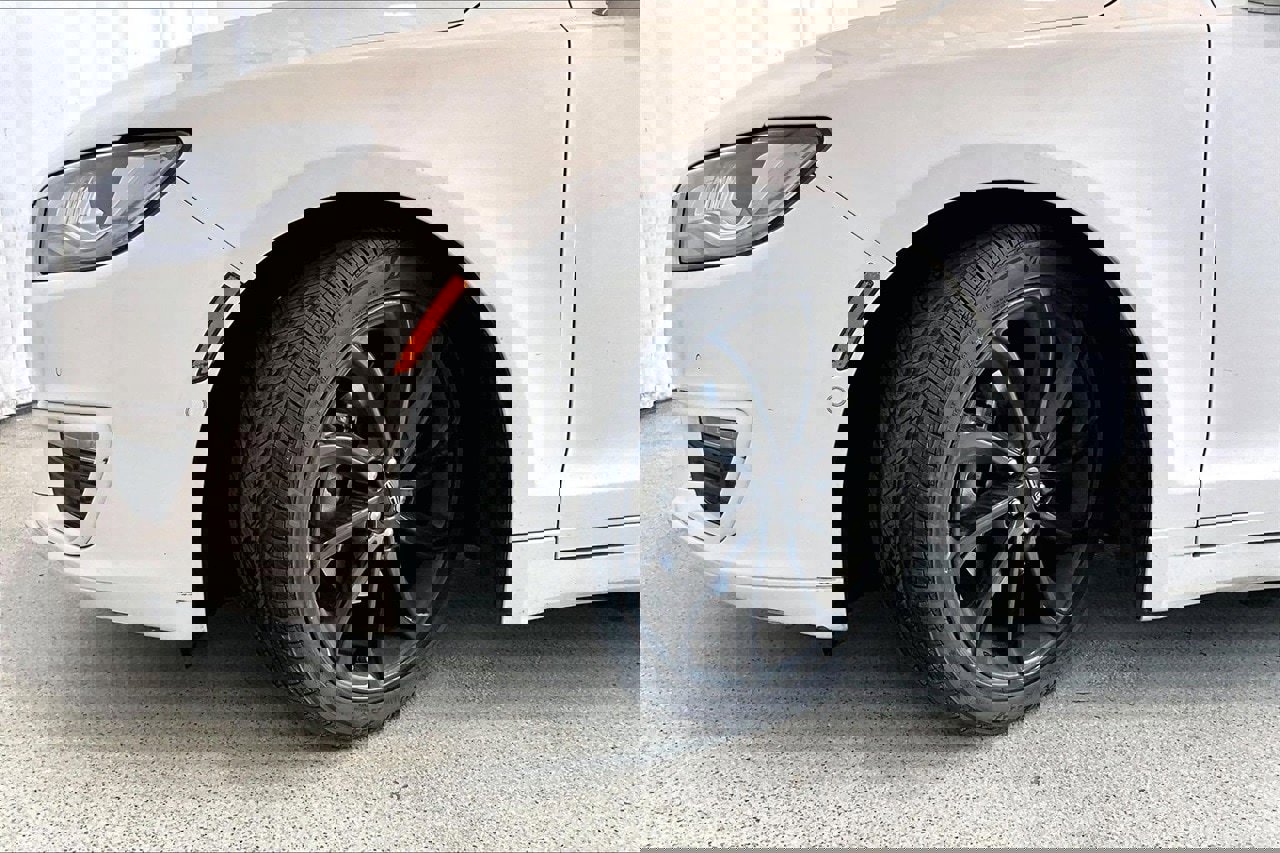 Used 2020 Lincoln MKZ Reserve w/ Monochromatic Package image 20