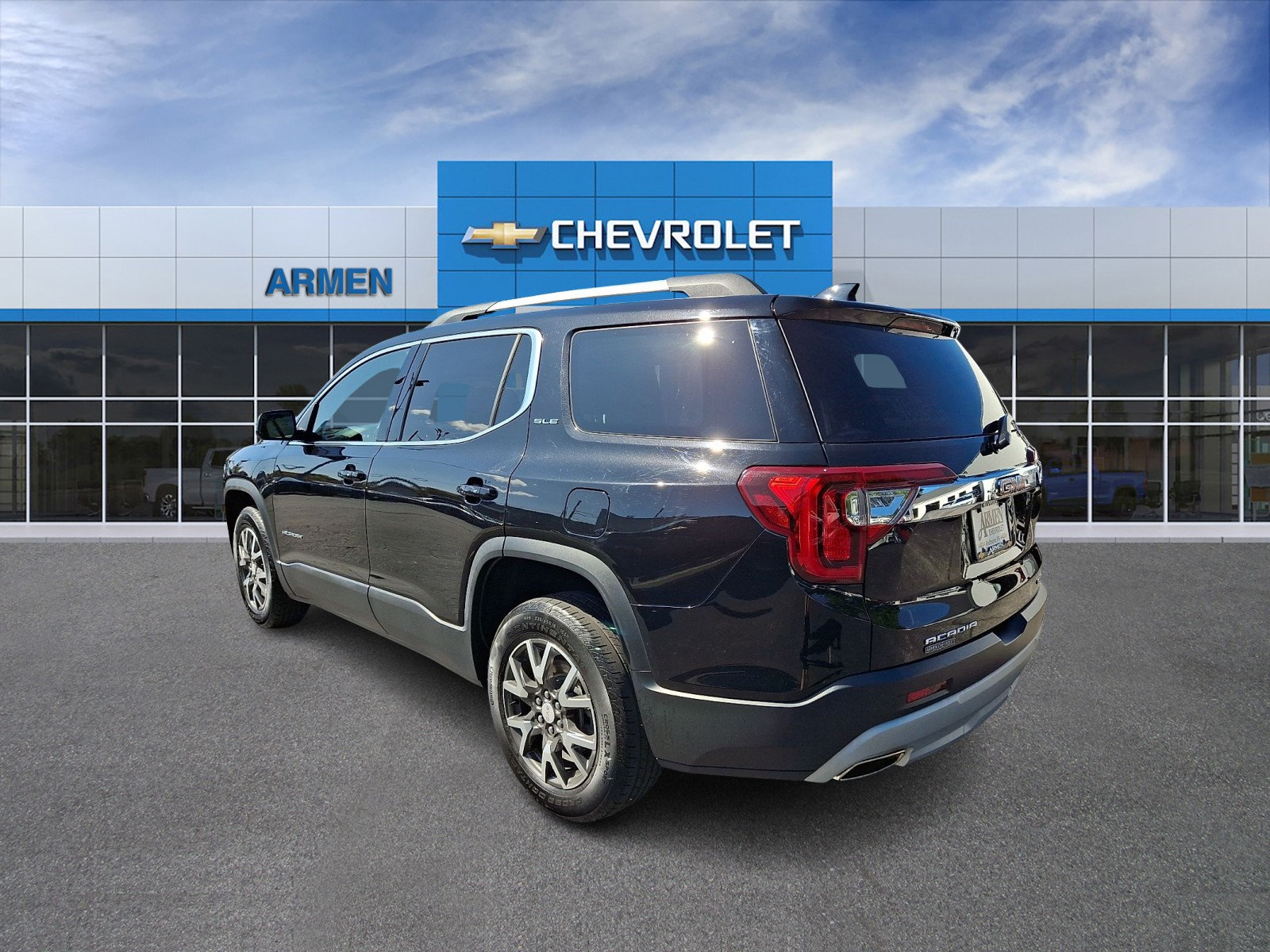 Certified 2023 GMC Acadia SLE w/ Driver Convenience Package AWD/4WD image 7