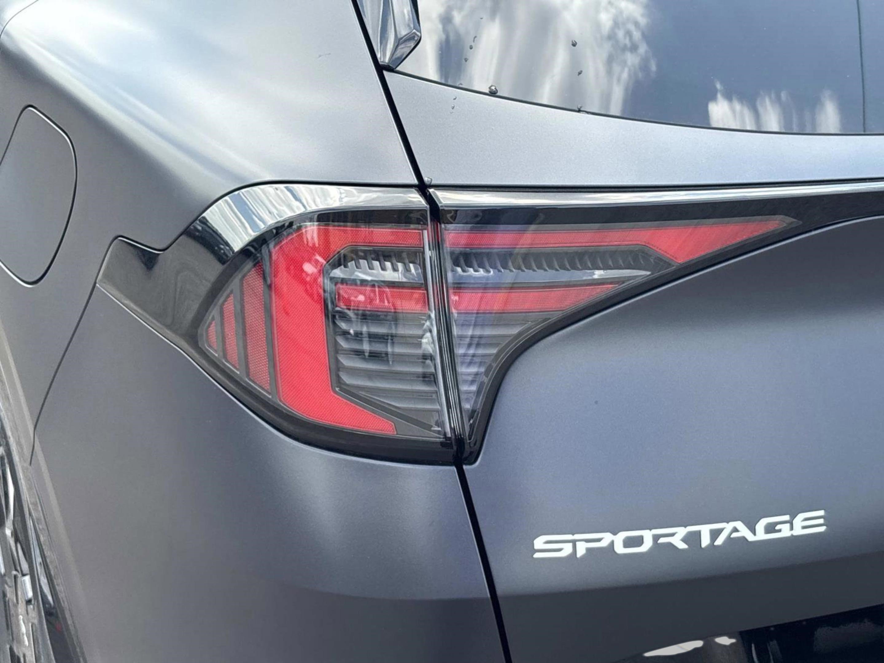 New 2026 Kia Sportage SX image 9