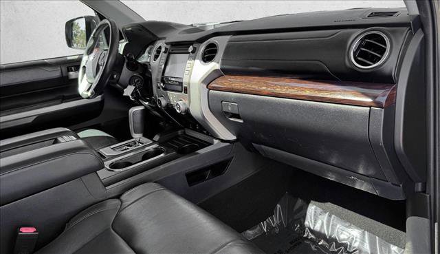 Used 2017 Toyota Tundra Limited w/ Limited Premium Package image 20