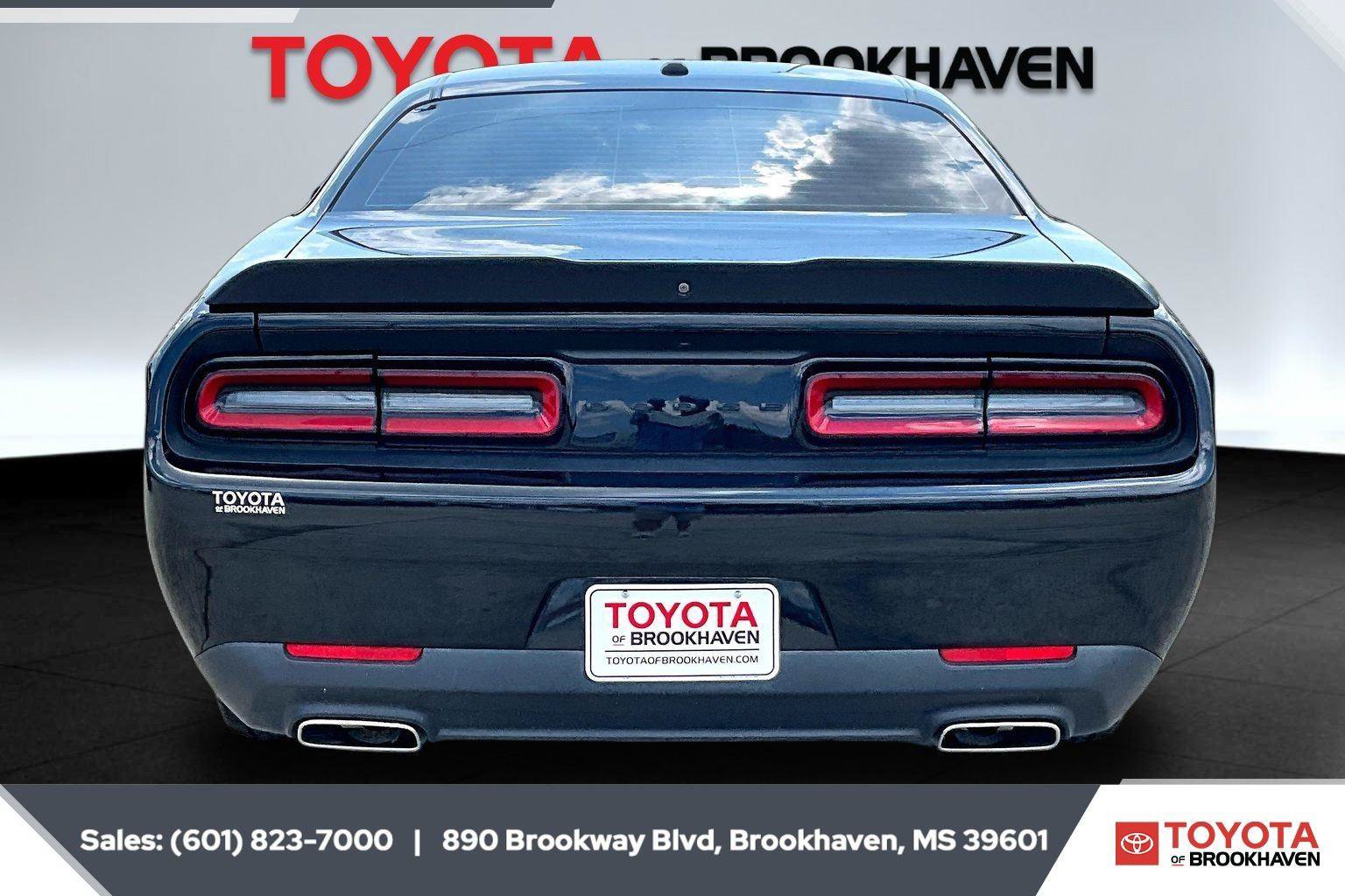 Used 2022 Dodge Challenger SXT w/ Blacktop Package RWD image 4