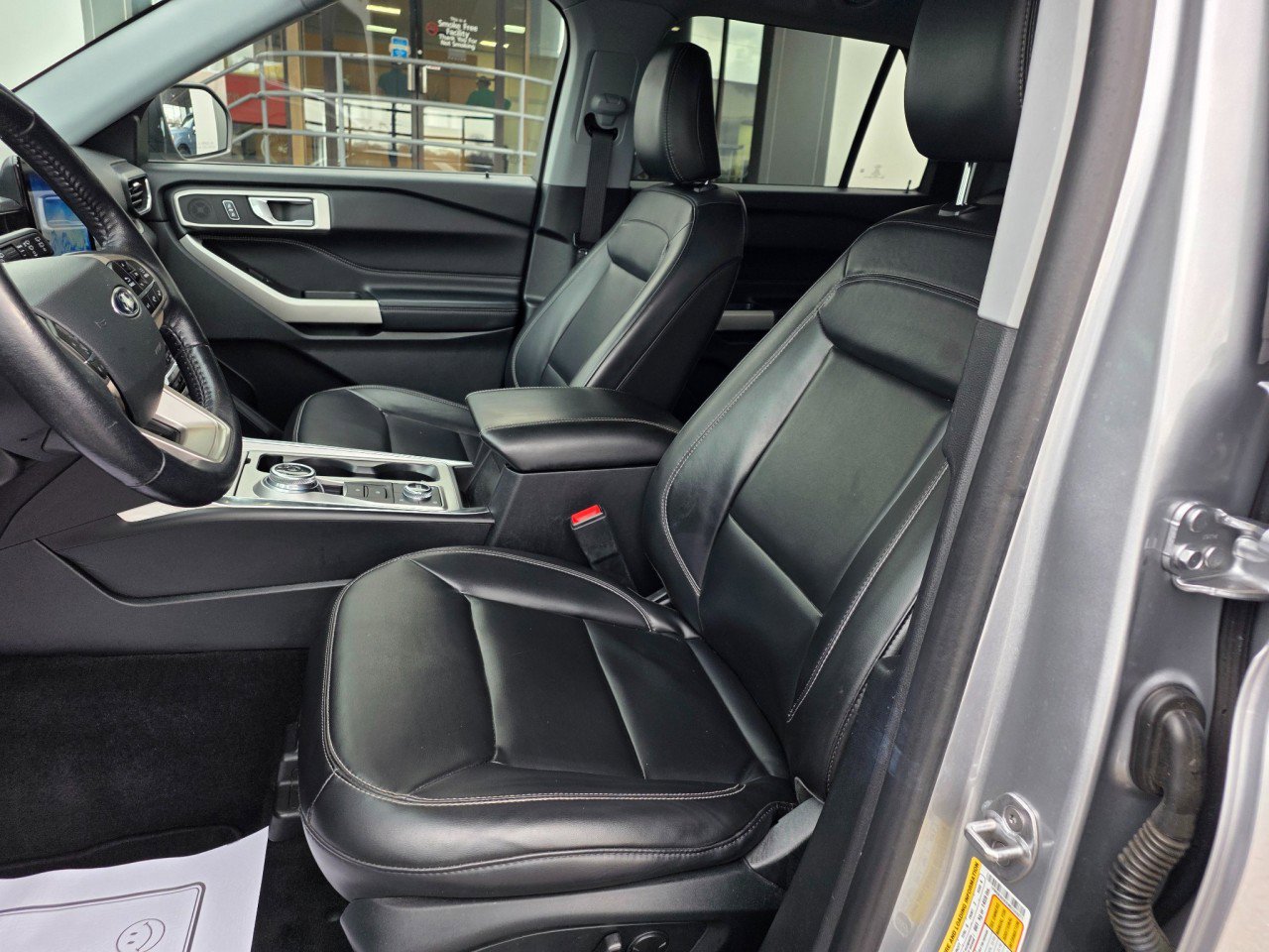 Used 2021 Ford Explorer XLT w/ Equipment Group 202A image 24