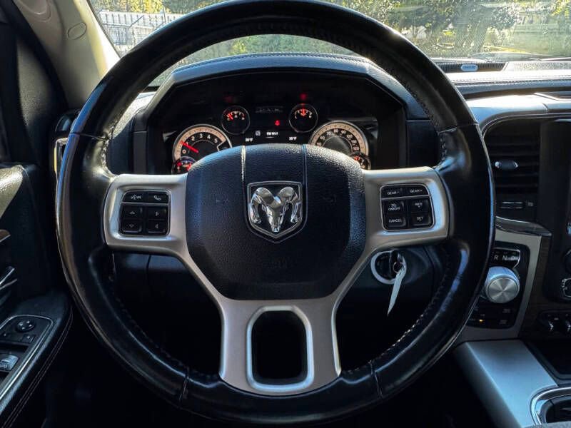 Used 2018 RAM 1500 Laramie image 17