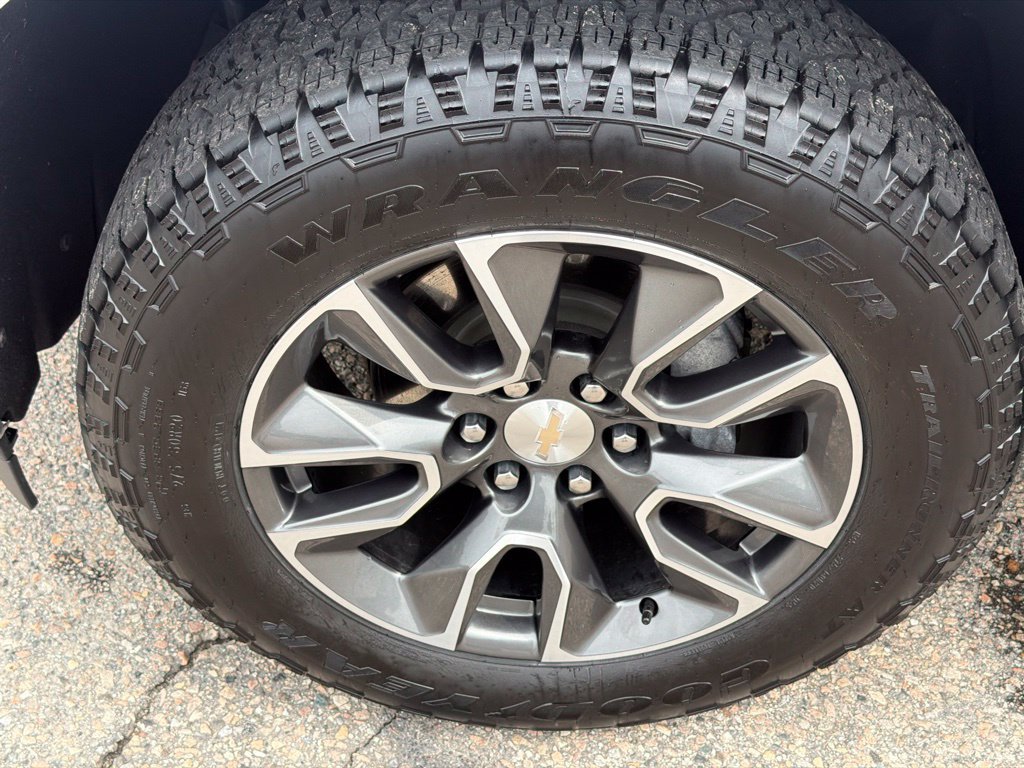 Certified 2024 Chevrolet Silverado 1500 LT AWD/4WD image 9