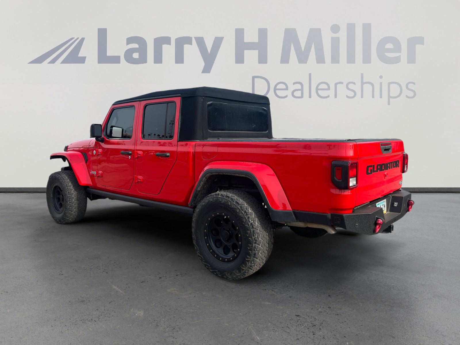 Certified 2023 Jeep Gladiator Overland w/ Trailer Tow Package image 3