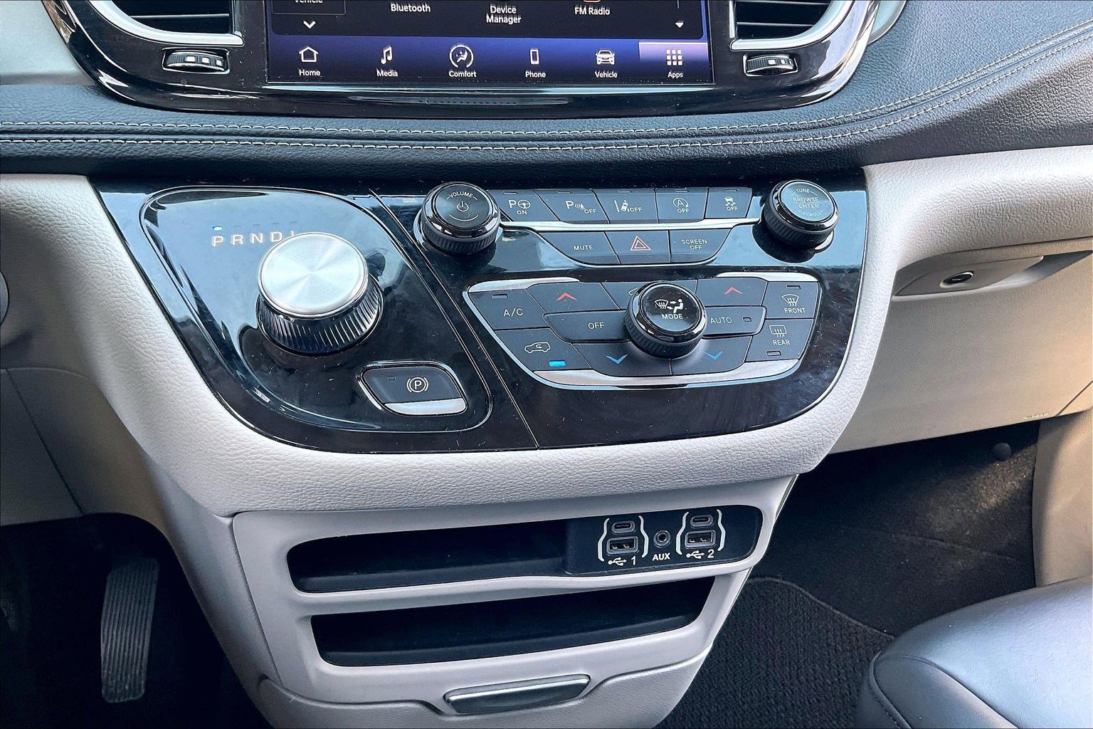 Used 2023 Chrysler Pacifica Touring-L image 20