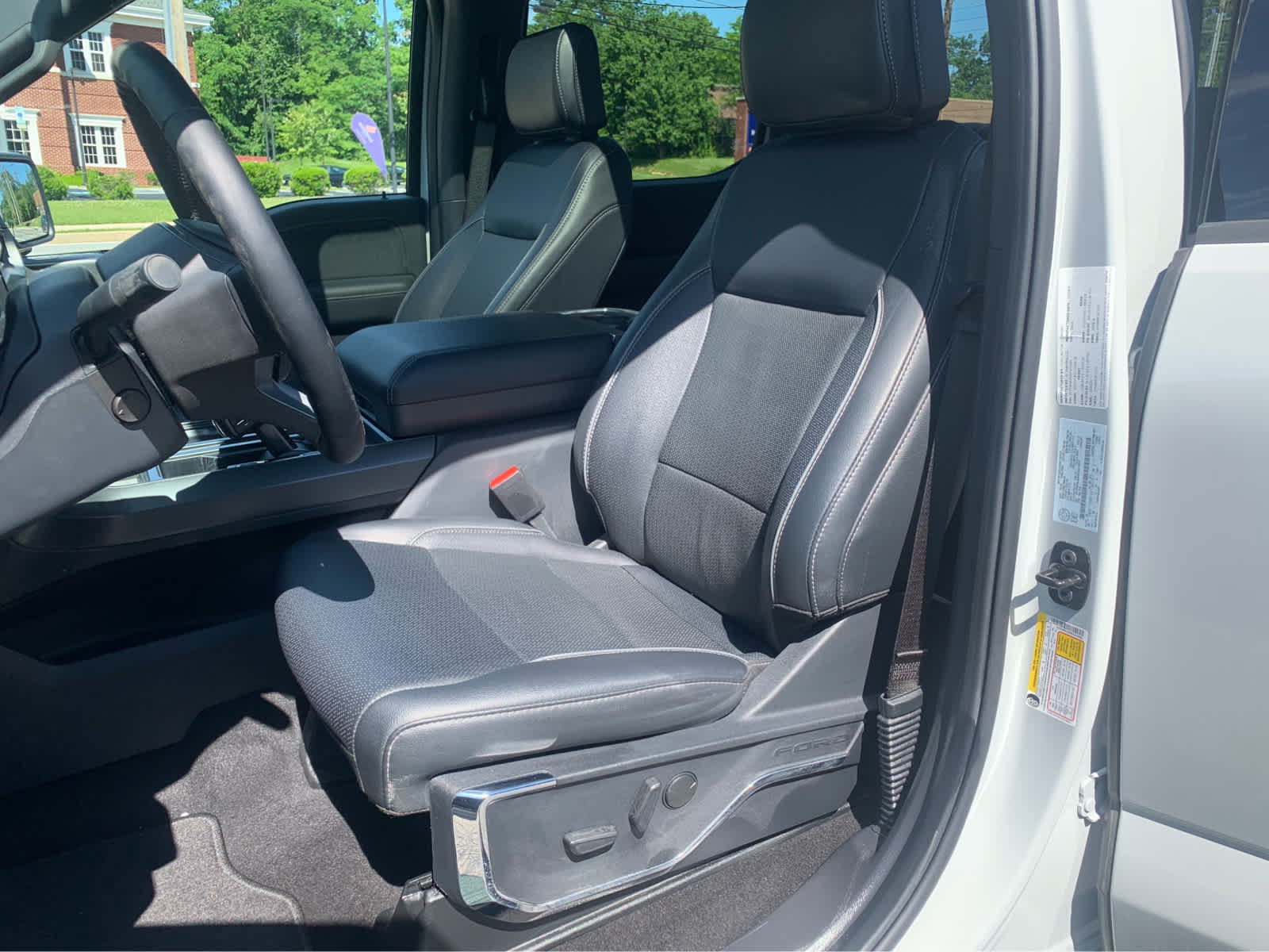 Used 2024 Ford F150 Lariat AWD/4WD image 11