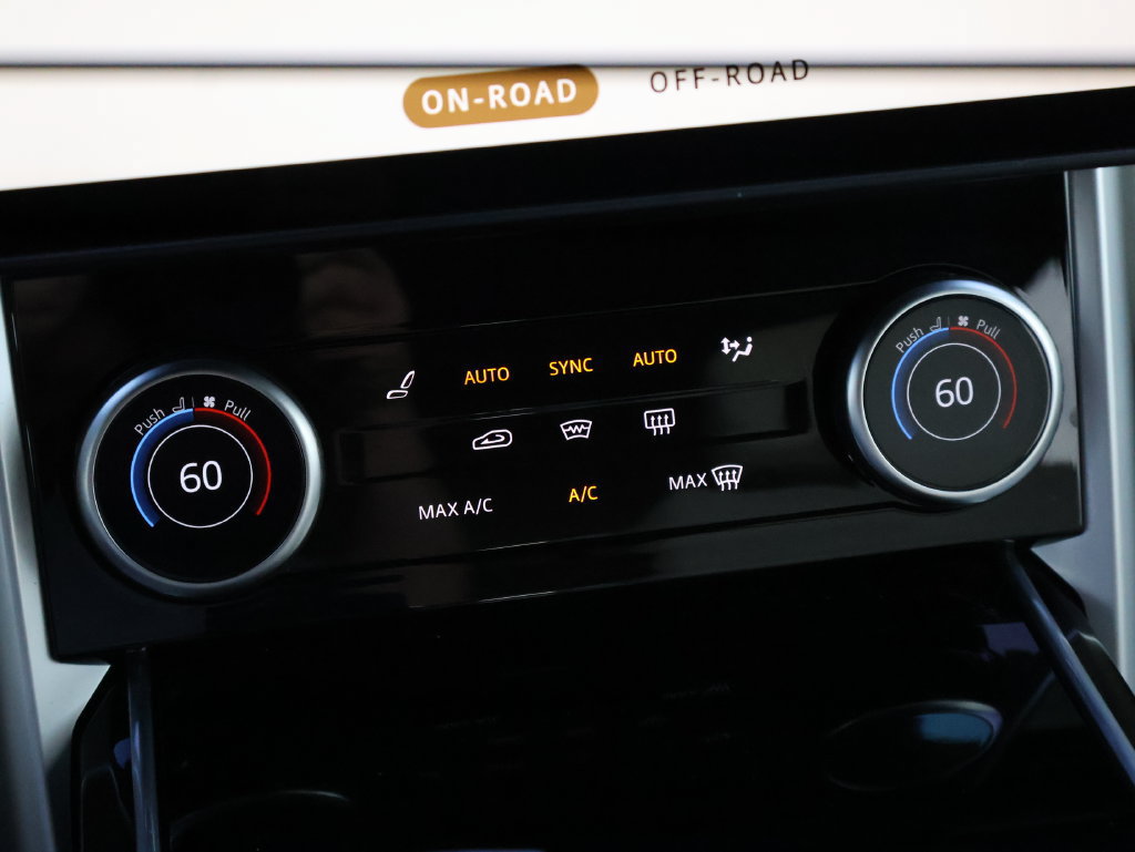 Used 2023 Land Rover Range Rover SE AWD/4WD image 25