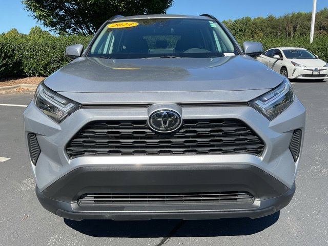 Used 2024 Toyota RAV4 XLE w/ Convenience Package FWD image 4