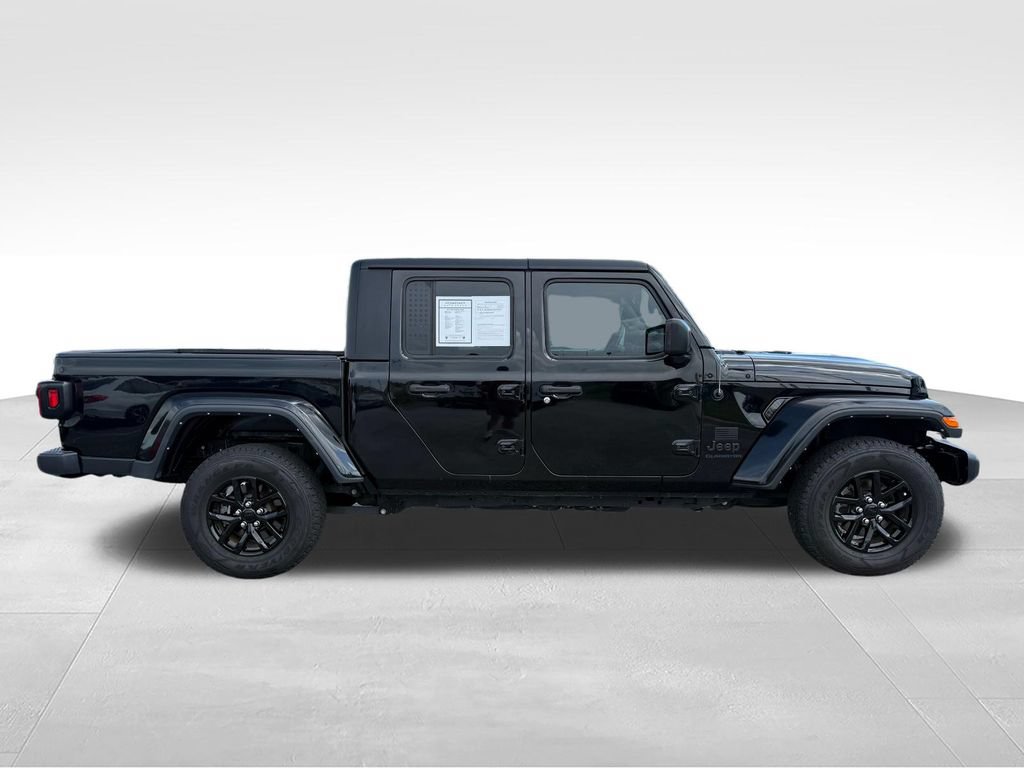 Used 2022 Jeep Gladiator Sport AWD/4WD image 28