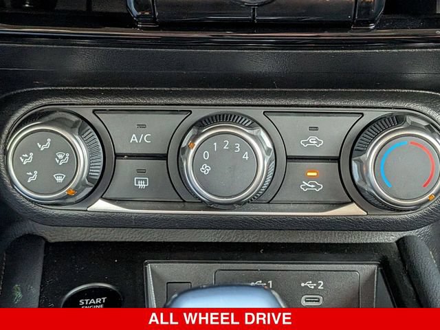 Certified 2025 Nissan Kicks SV AWD/4WD image 26