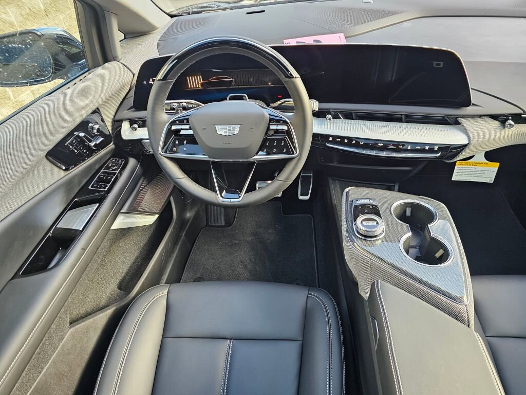 New 2026 Cadillac Optiq Luxury 1 image 23