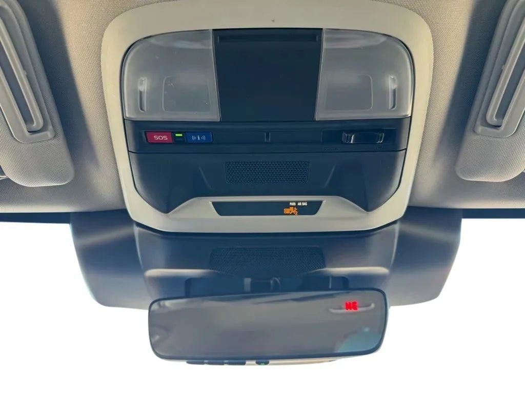 Used 2024 Subaru Crosstrek 2.0i Premium w/ Crosstrek Mirror Package image 24