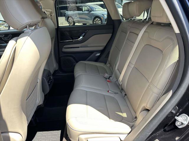 Used 2022 Lincoln Corsair AWD w/ Premium Package image 19