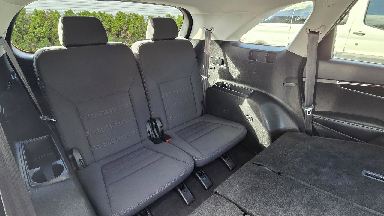Used 2019 Kia Sorento AWD V6 image 16