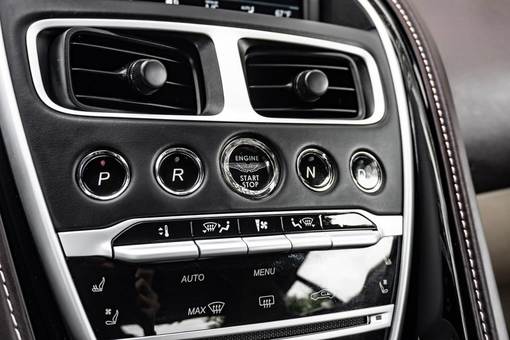 Used 2023 Aston Martin DB11 Coupe RWD image 24