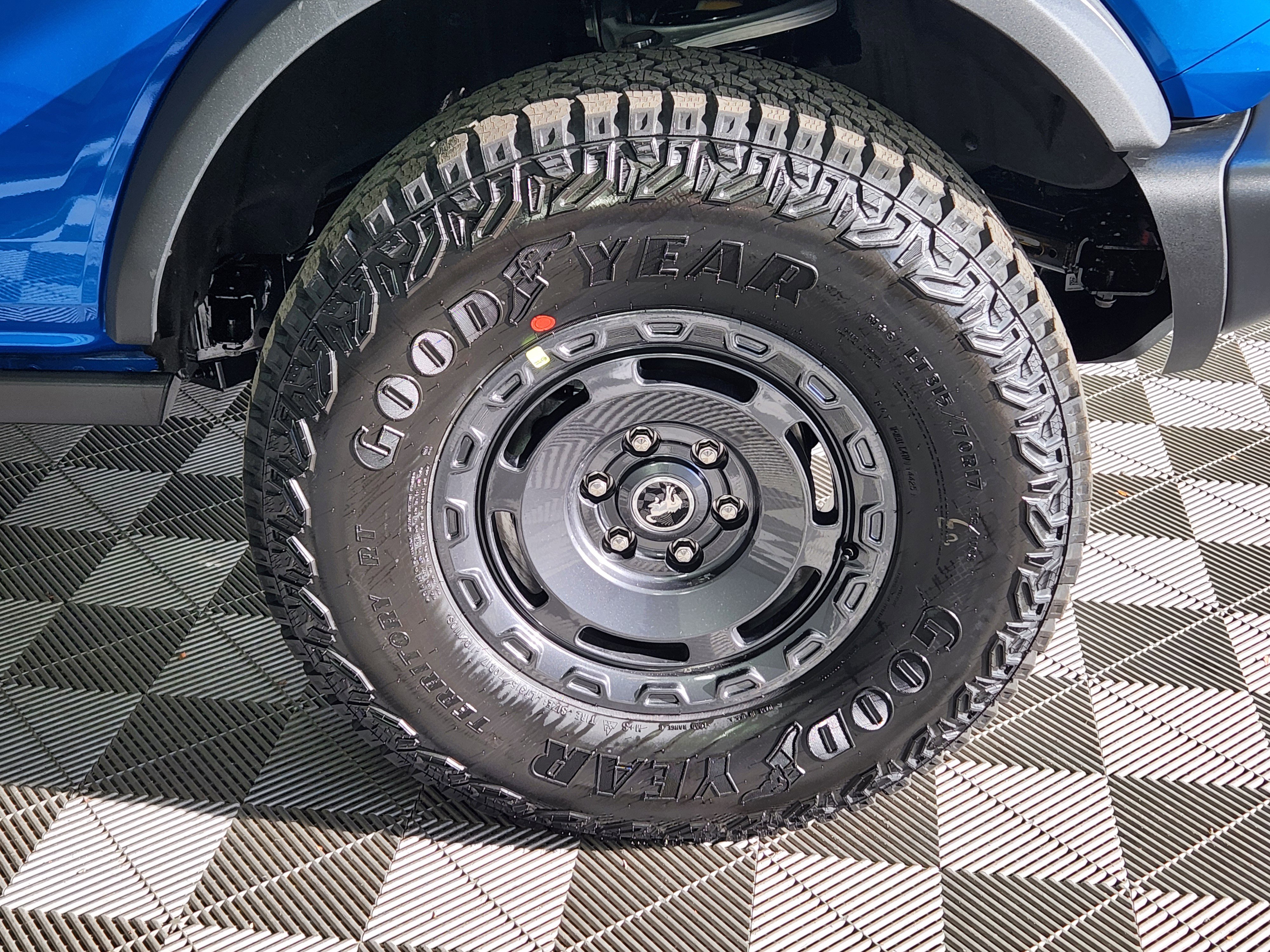 New 2025 Ford Bronco Badlands image 9