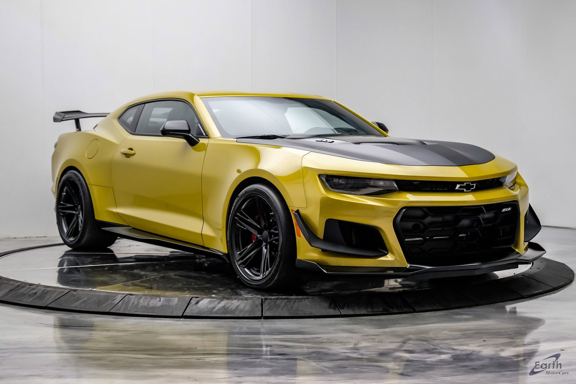Used 2024 Chevrolet Camaro ZL1 RWD image 29