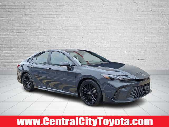 Used 2025 Toyota Camry SE