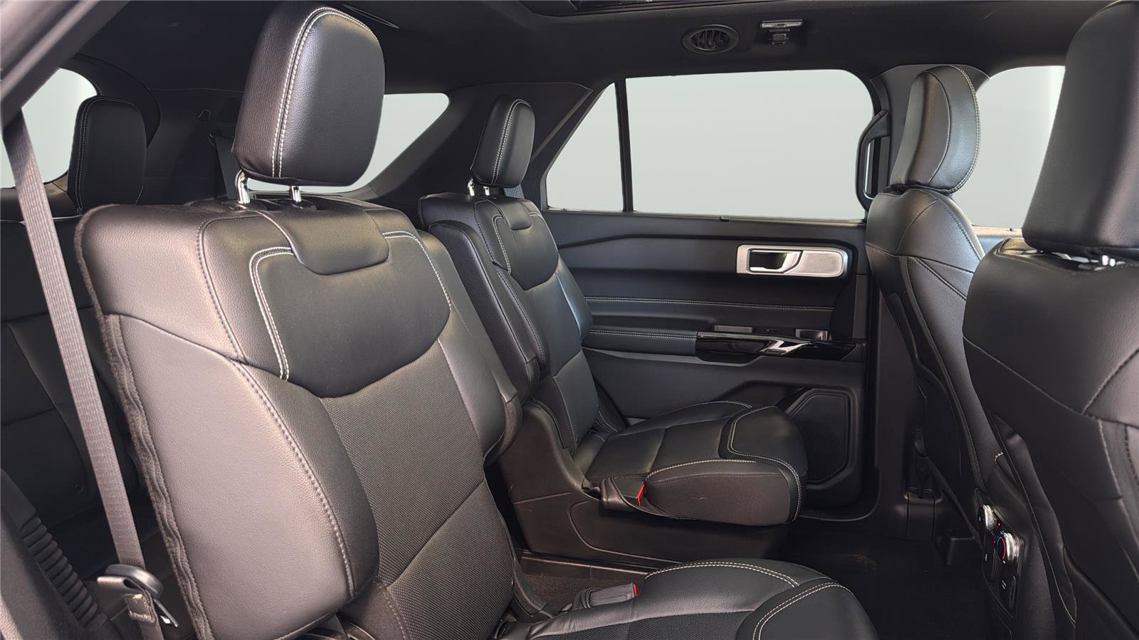 Used 2022 Ford Explorer ST w/ Equipment Group 401A image 15