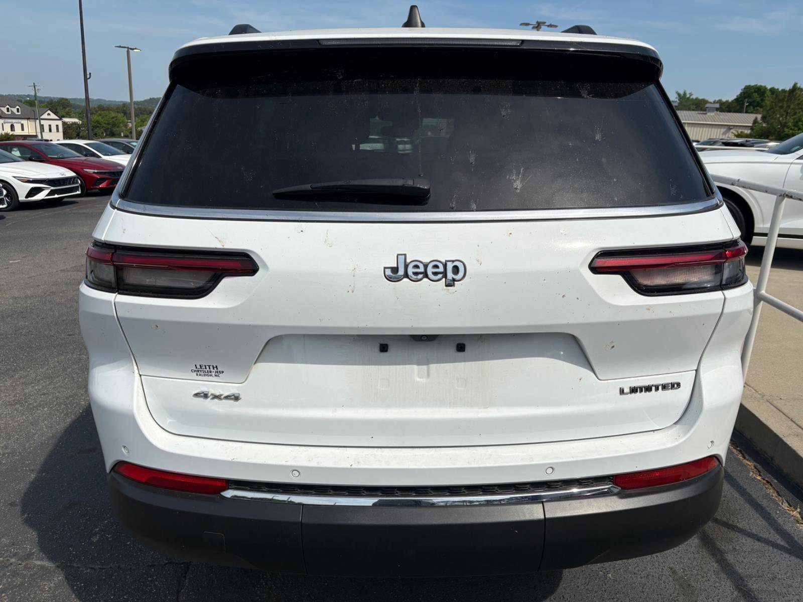 Used 2023 Jeep Grand Cherokee L Limited AWD/4WD image 7