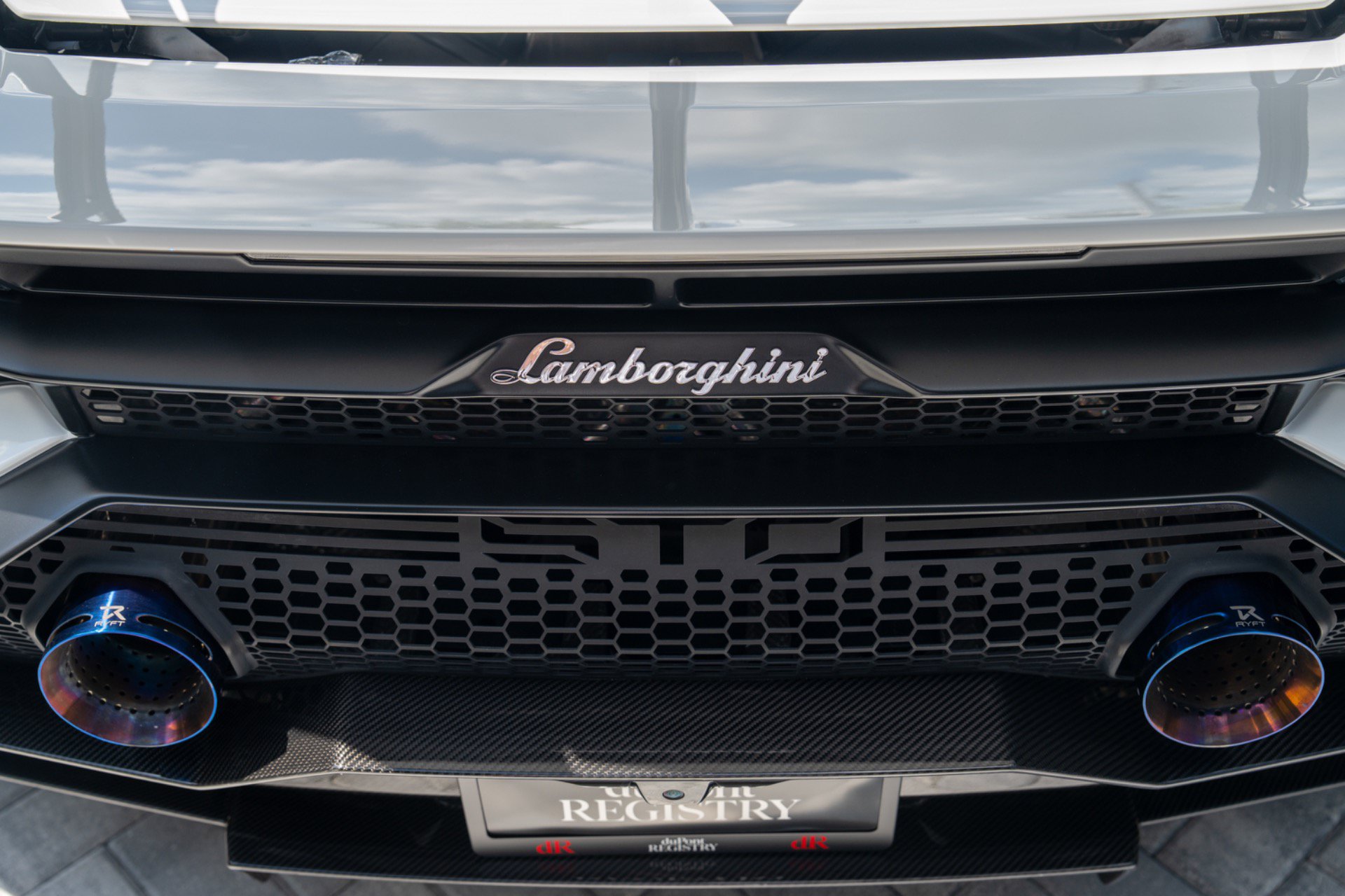 Used 2021 Lamborghini Huracan STO RWD image 56