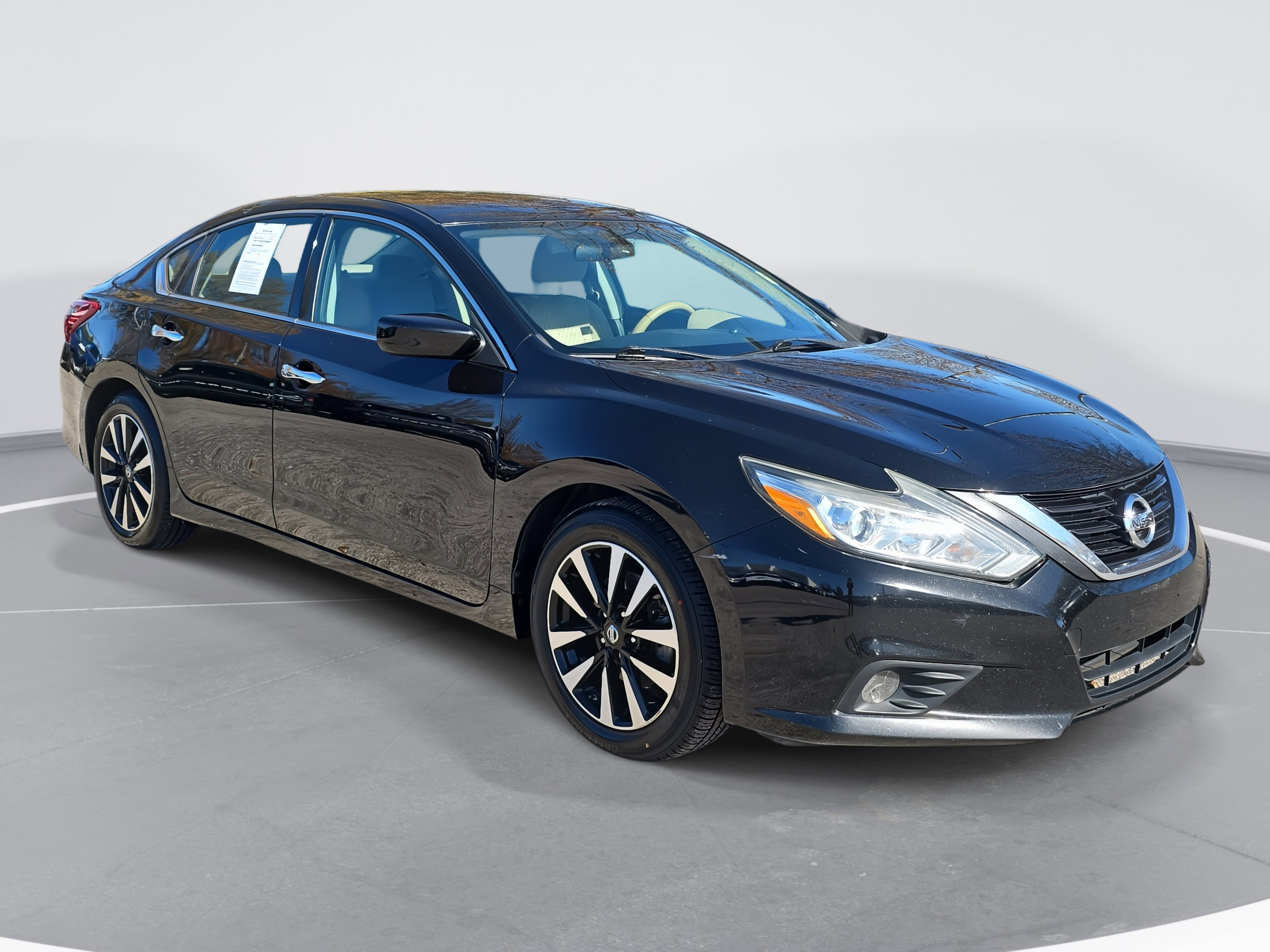 Used 2018 Nissan Altima 2.5 SV image 3
