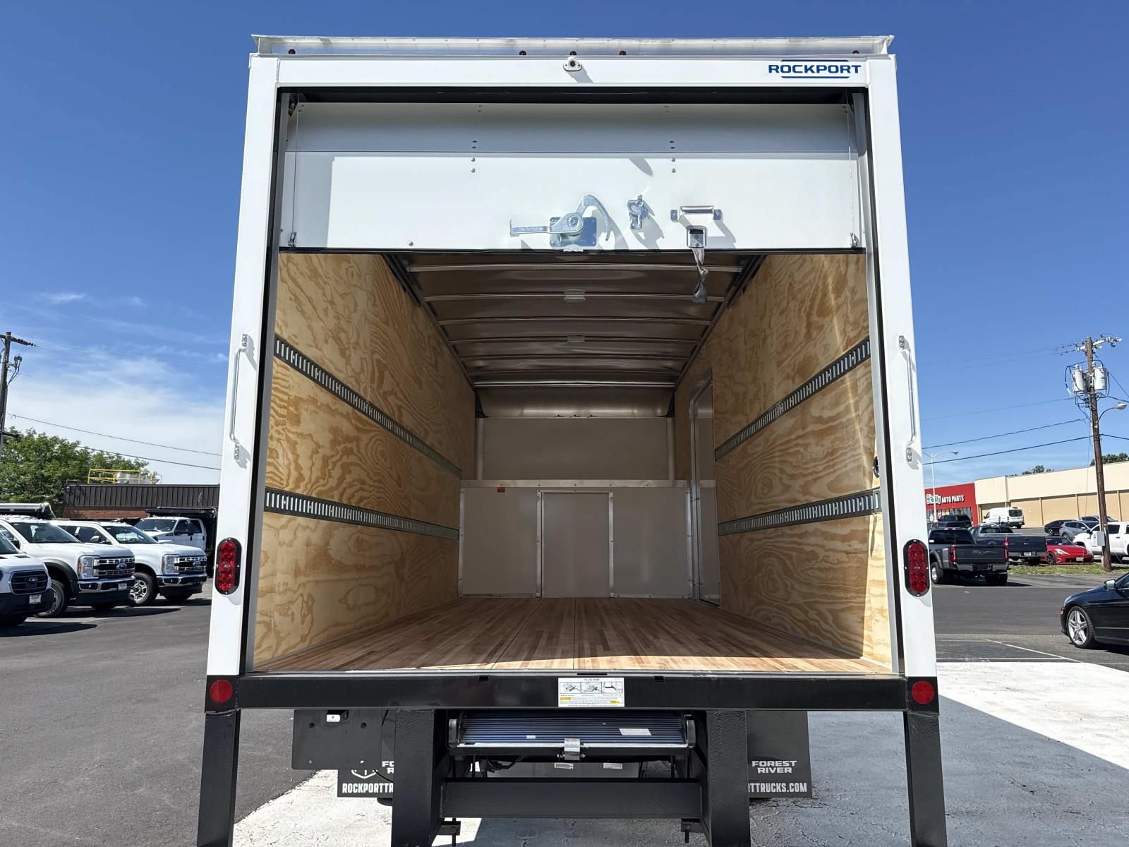 New 2027 Ford E-450 and Econoline 450 Super Duty w/ Power Equipment Group RWD image 11