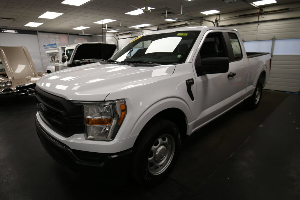 Used 2022 Ford F150 XL w/ Equipment Group 101A High RWD image 4