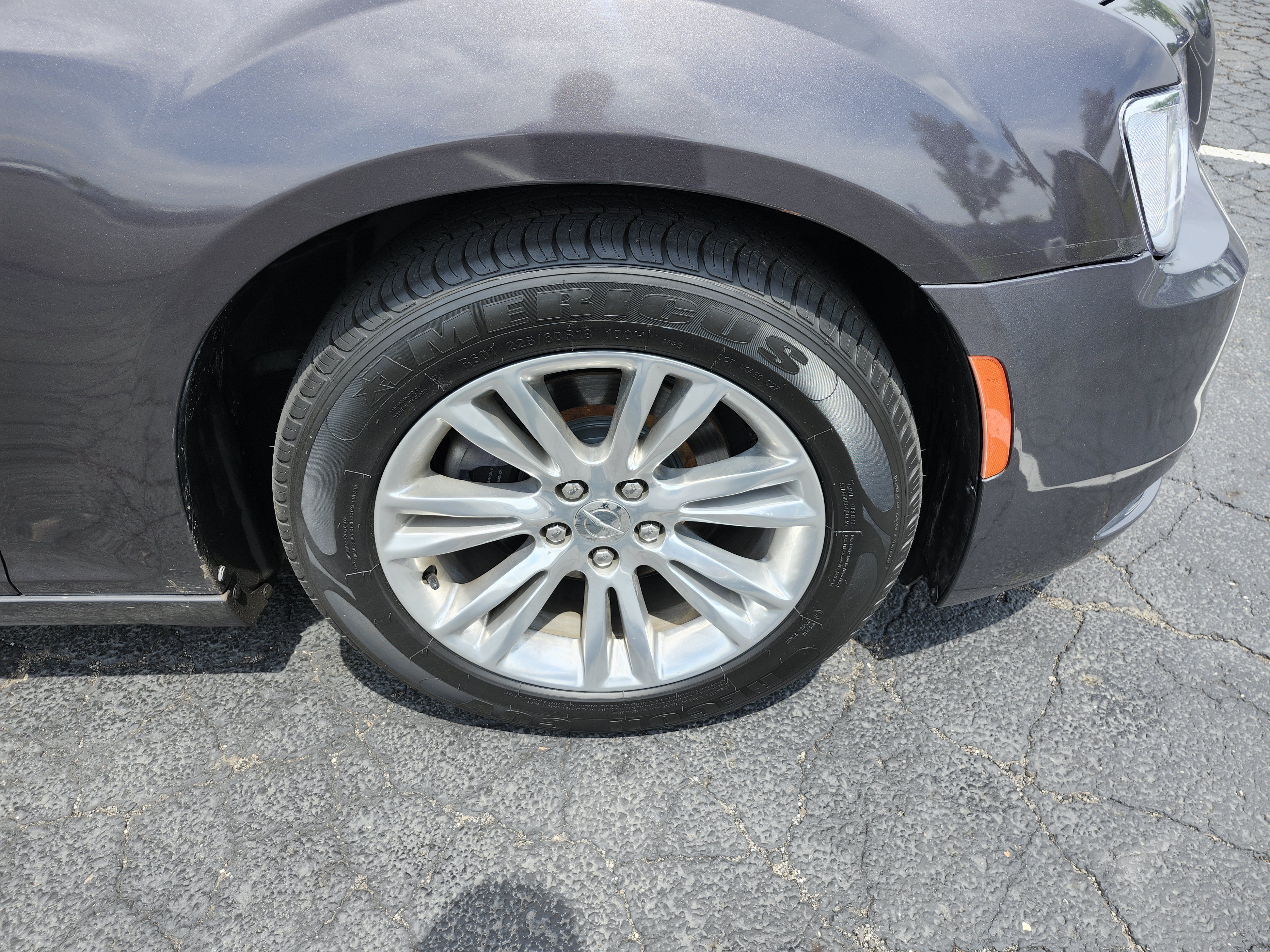 Used 2018 Chrysler 300 Touring w/ Driver Convenience Group RWD image 9