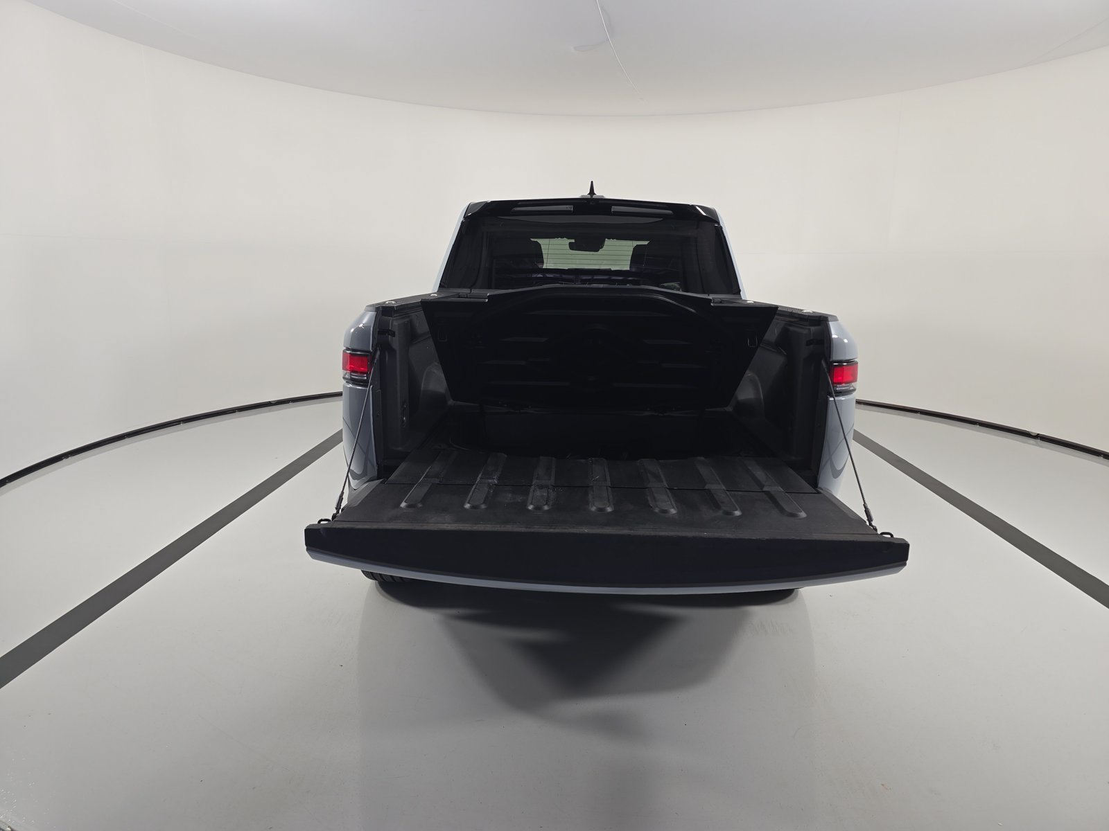 Used 2024 Rivian R1T Adventure Dual AWD/4WD image 15