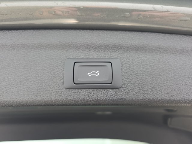 Used 2025 Audi Q3 2.0T Premium AWD/4WD image 36