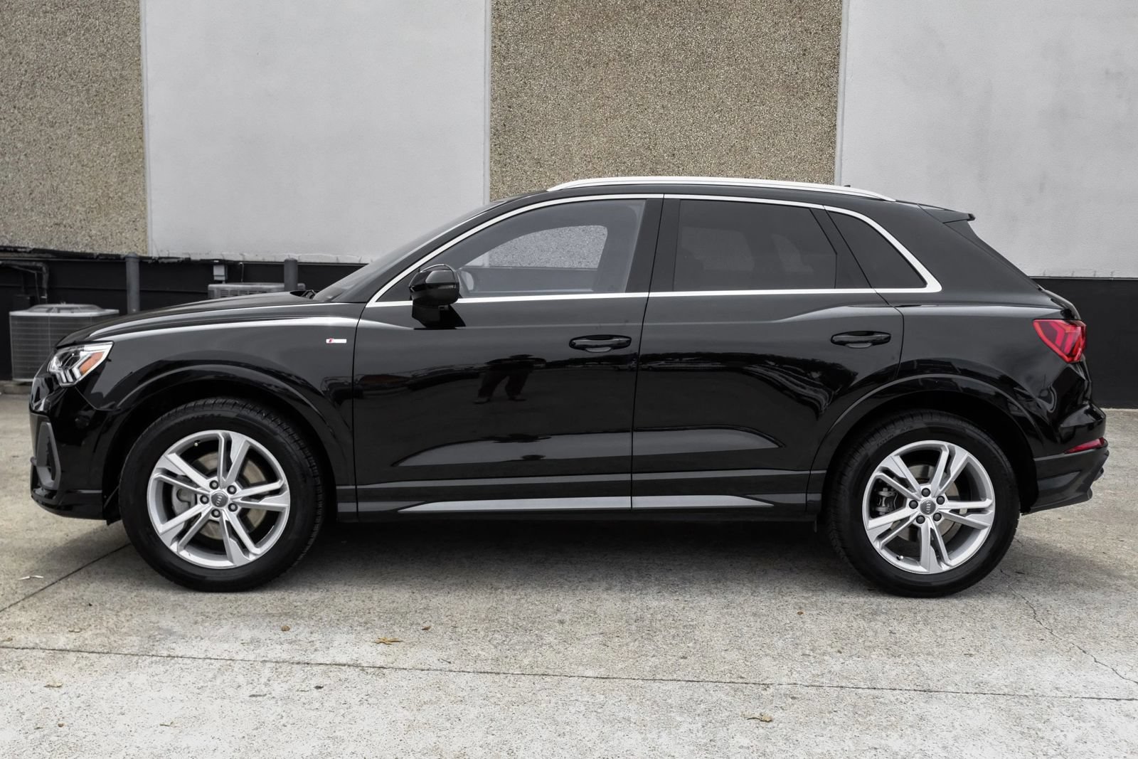 Used 2020 Audi Q3 2.0T Premium Plus w/ Premium Plus Package AWD/4WD image 11