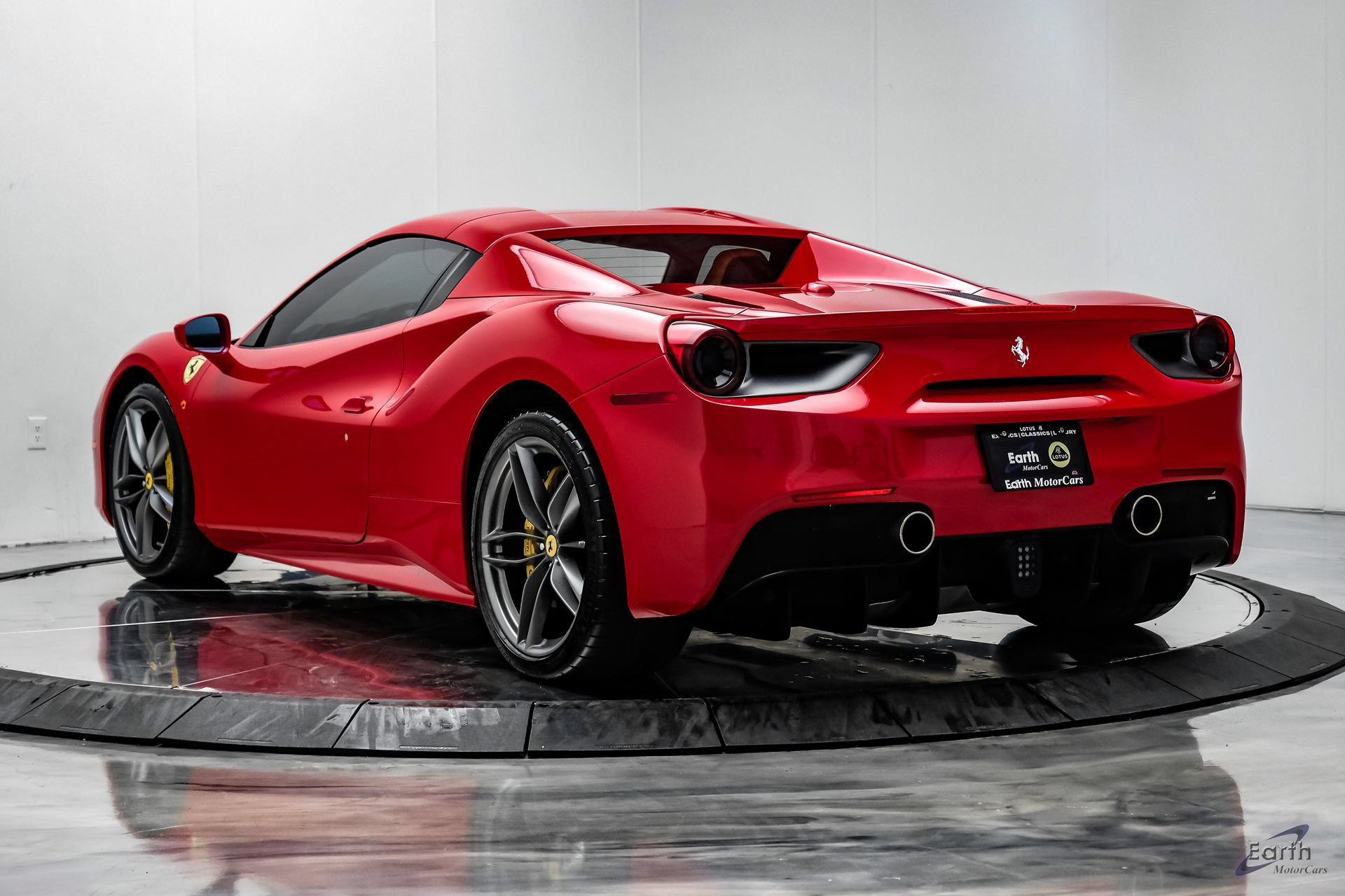 Used 2018 Ferrari 488 Spider RWD image 14