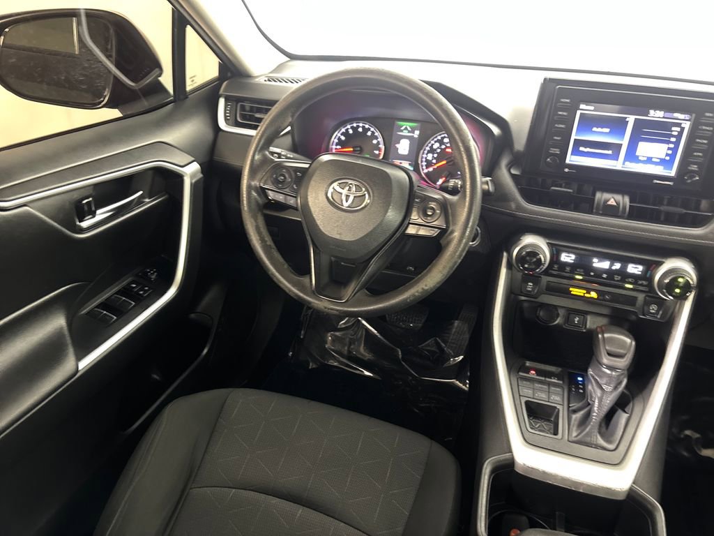 Used 2022 Toyota RAV4 XLE image 28