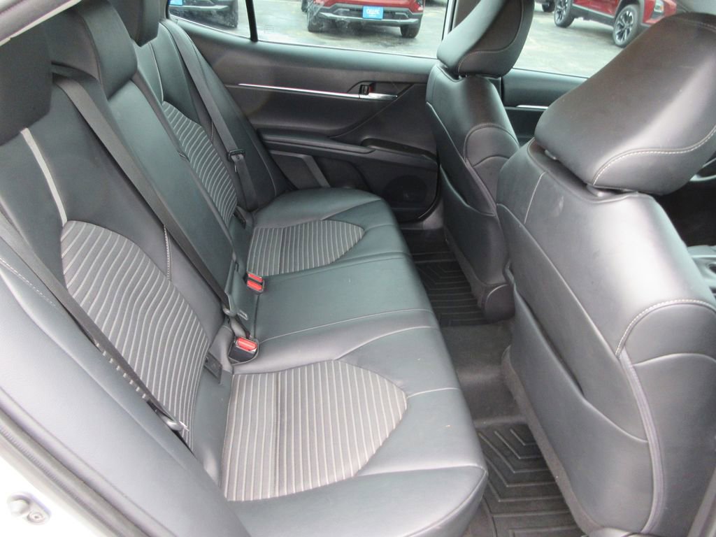 Used 2021 Toyota Camry SE image 17