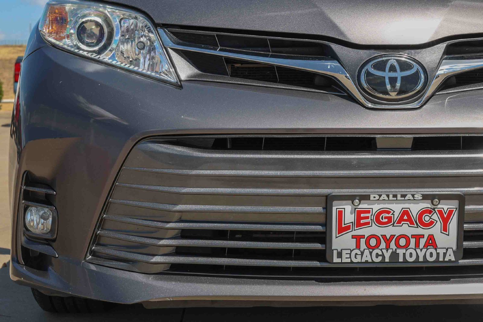 Used 2019 Toyota Sienna XLE FWD image 11