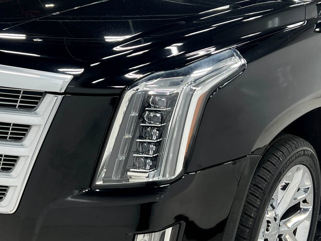 Used 2018 Cadillac Escalade Premium Luxury w/ LPO, Radiant Package AWD/4WD image 40