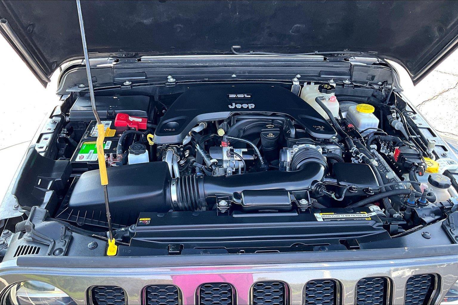 Used 2021 Jeep Wrangler Unlimited Sahara AWD/4WD image 14